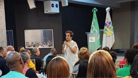 Por el cierre del mes del cooperativismo, se celebró una conferencia magistral con Zoila Luna